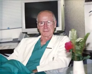 Arthur Thomas MD Obituary
